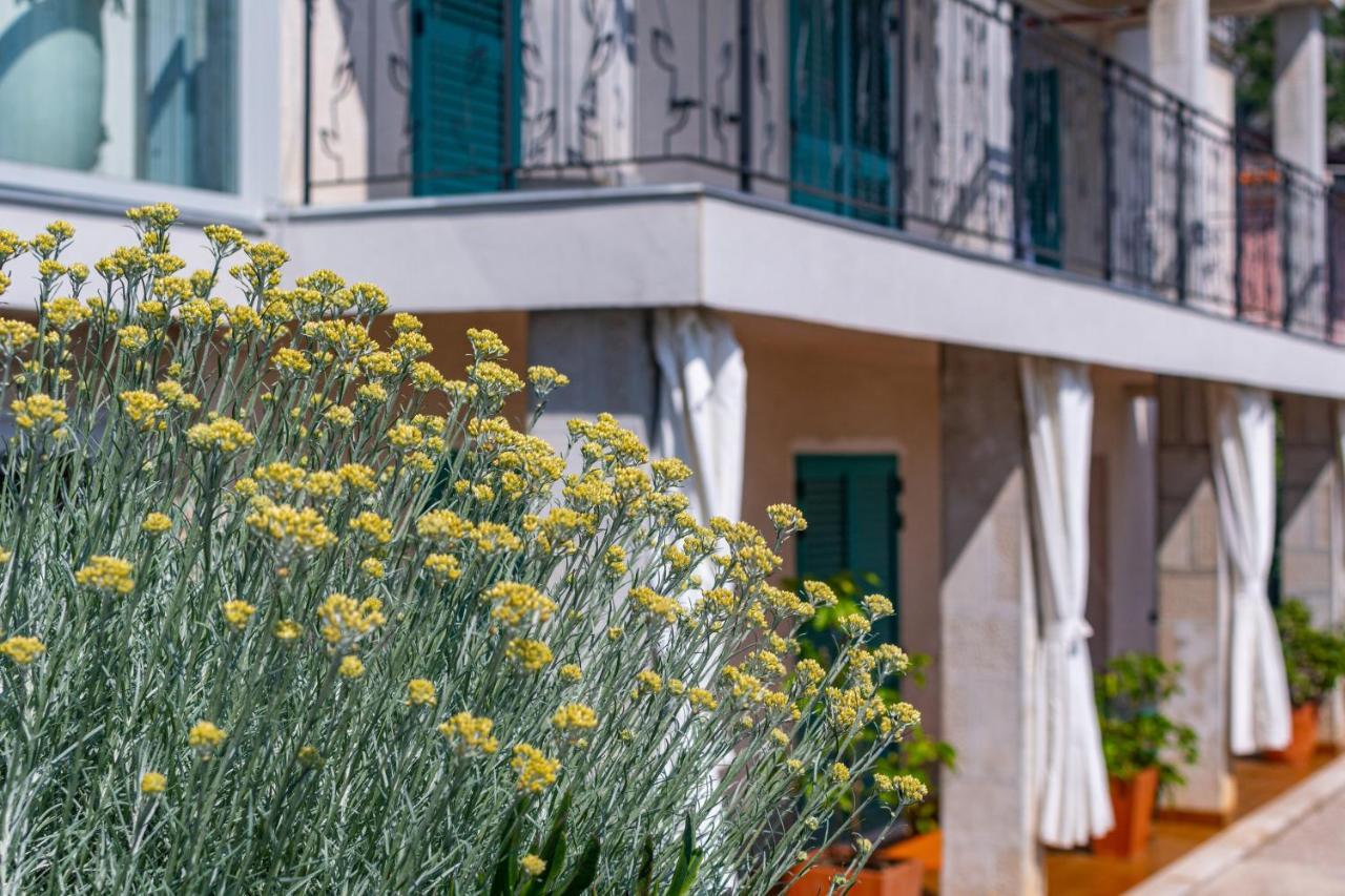 Apartments By The Sea Medveja, Opatija - 7720 Ловран Экстерьер фото