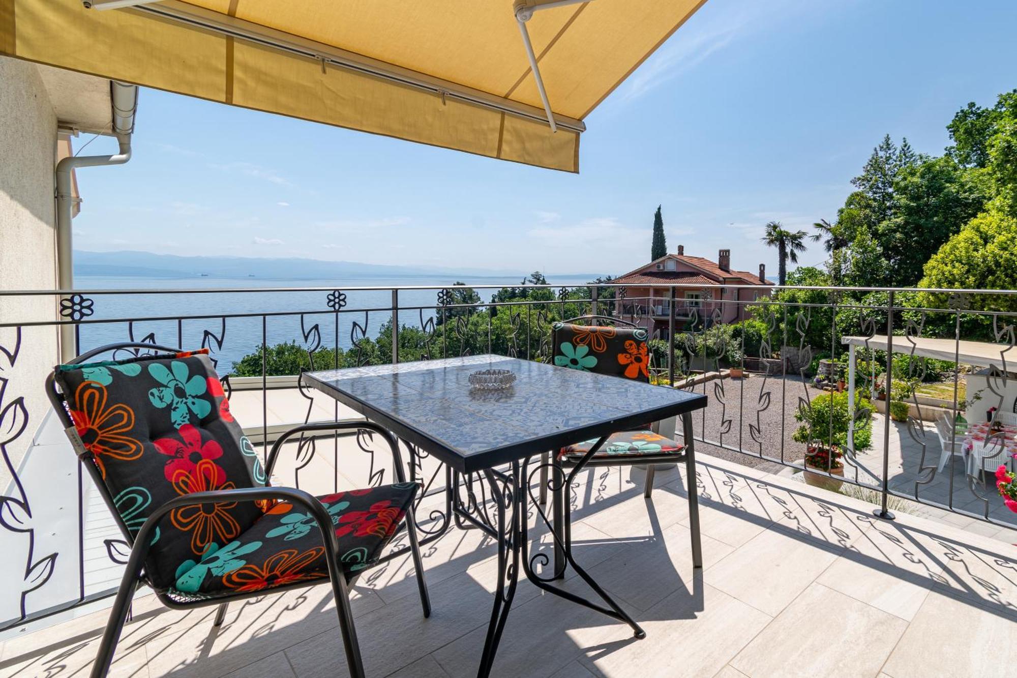 Apartments By The Sea Medveja, Opatija - 7720 Ловран Экстерьер фото