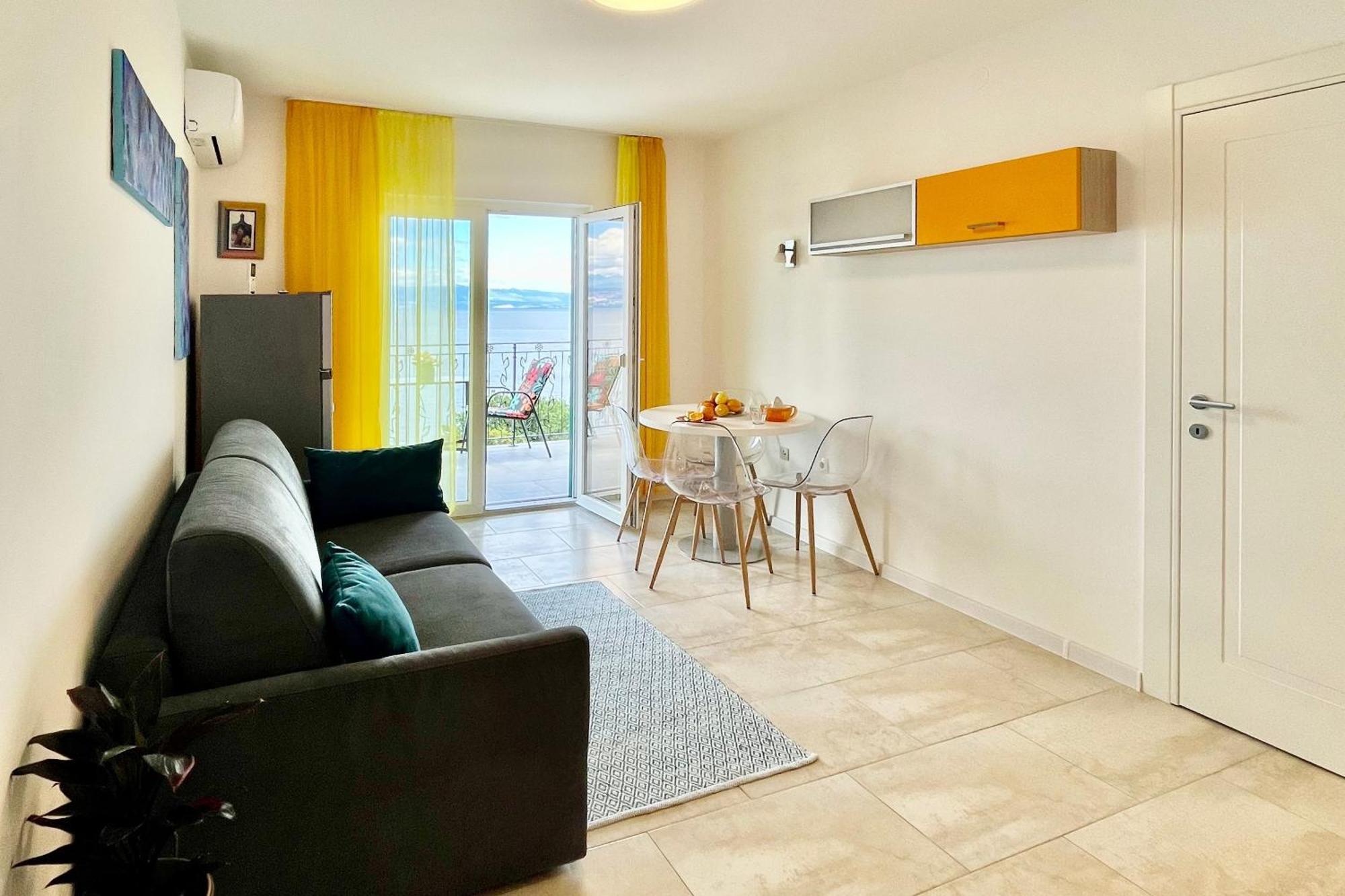 Apartments By The Sea Medveja, Opatija - 7720 Ловран Экстерьер фото